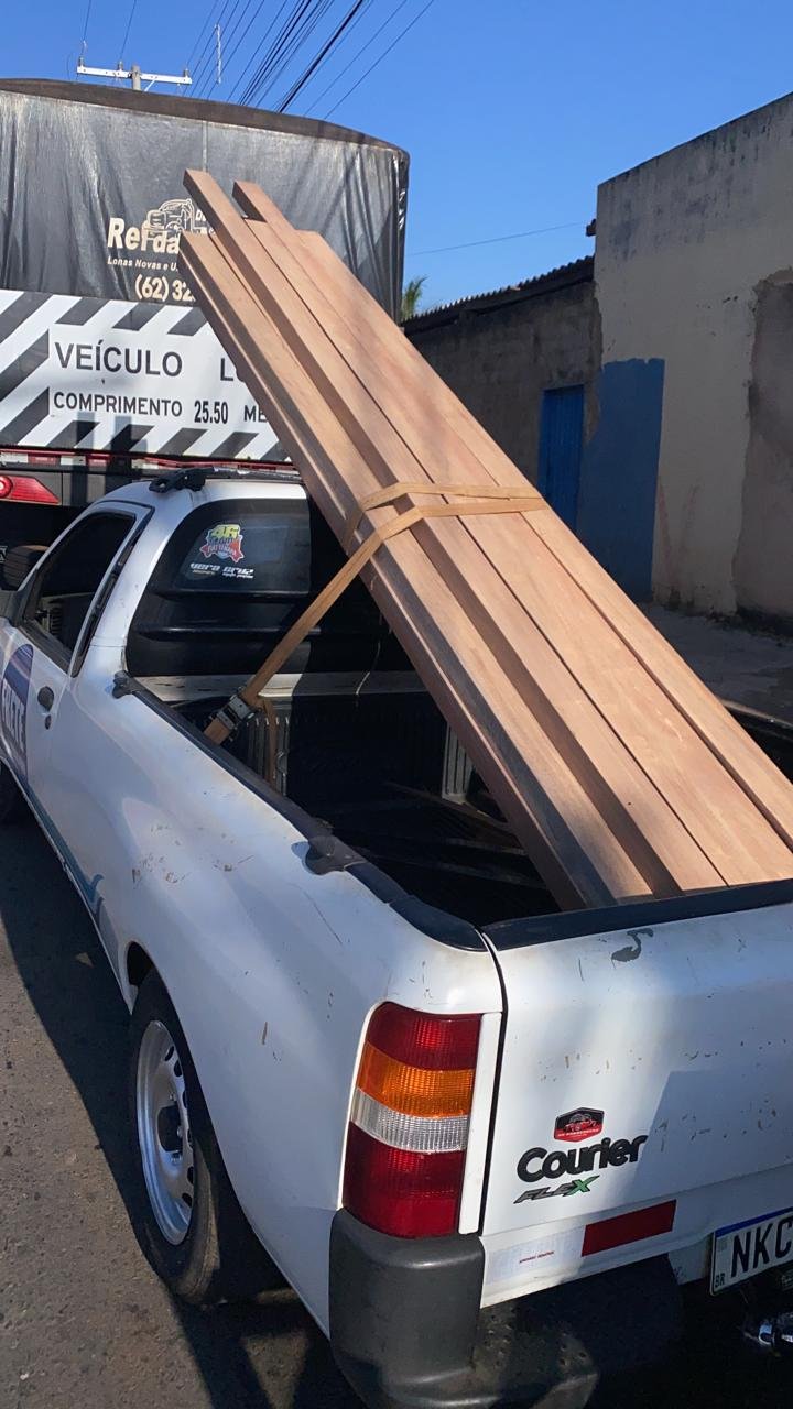 Transporte de peças de madeira